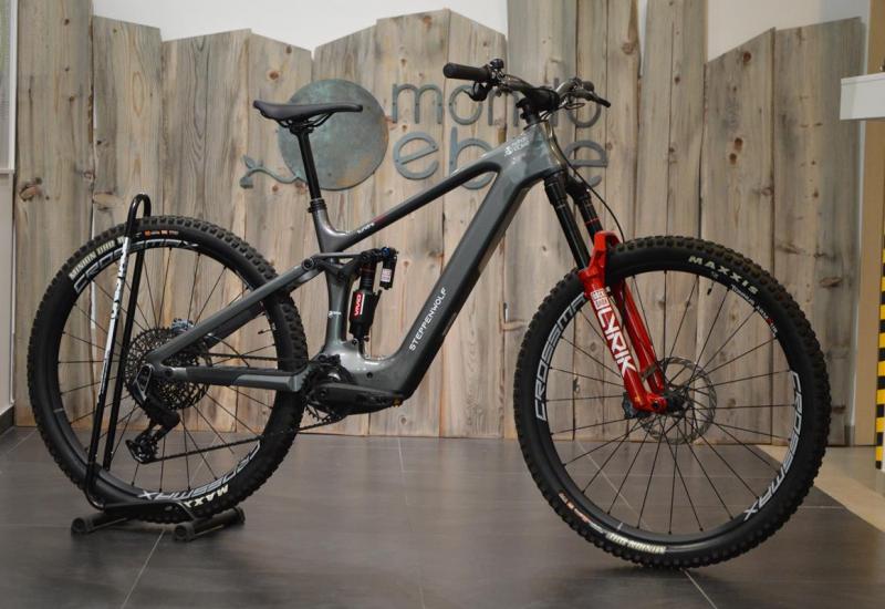 STEPPENWOLF TUNDRA 2026: LA NUOVA E-MTB CON MOTORE AVINOX E BATTERIA DA 800 Wh